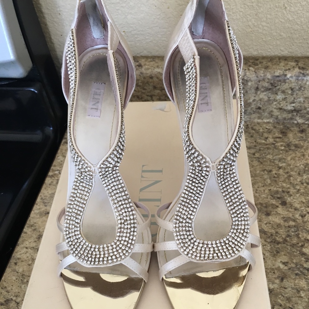 Size 10 Glint gently worn heels retail 130!!!!!